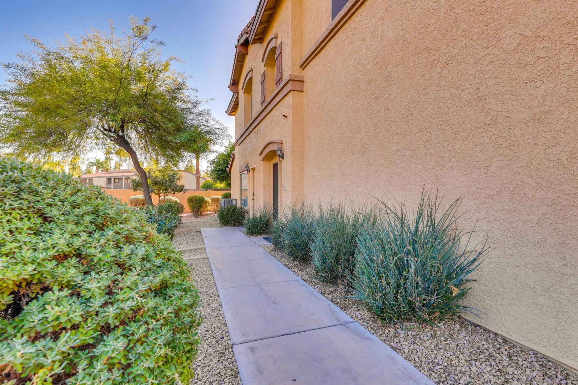 3 Mi To Dtwn Mesa Townhome With Patio Esterno foto